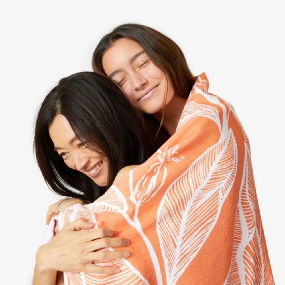 SUMMER & ROSE Outdoor Terry Roundie Blanket Floral Orange White Soft Beach Towel